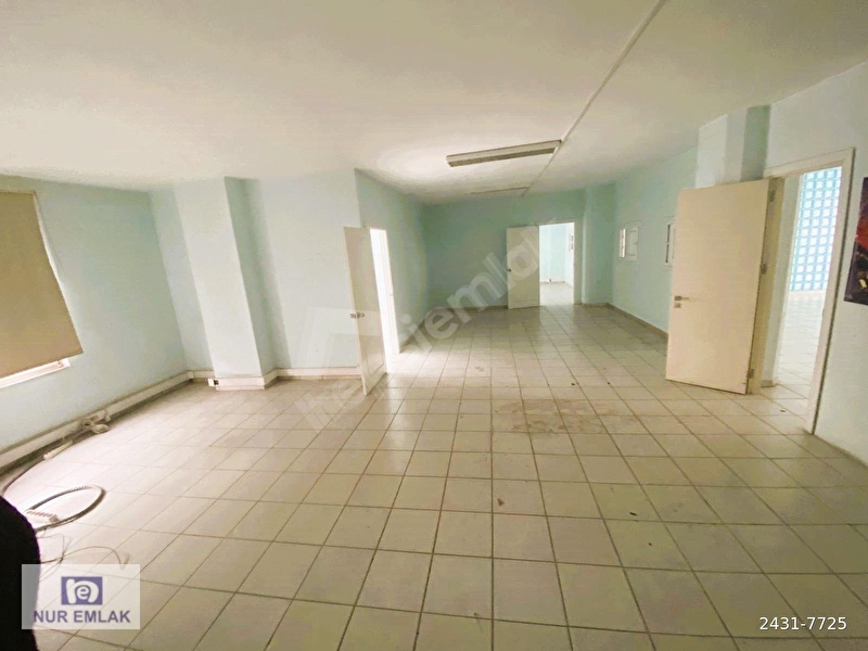 Şişli Merkezde 245 M2 Asansörlü Yangın Merdivenli İşyeri Ofis