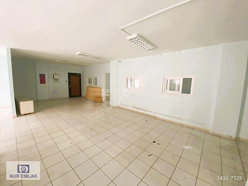 Şişli Merkezde 245 M2 Asansörlü Yangın Merdivenli İşyeri Ofis