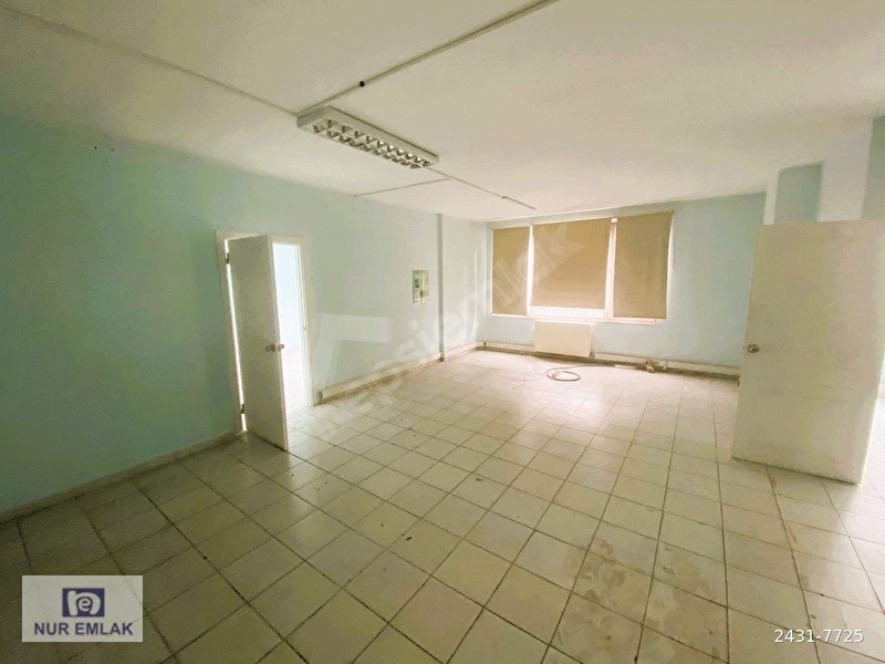 Şişli Merkezde 245 M2 Asansörlü Yangın Merdivenli İşyeri Ofis