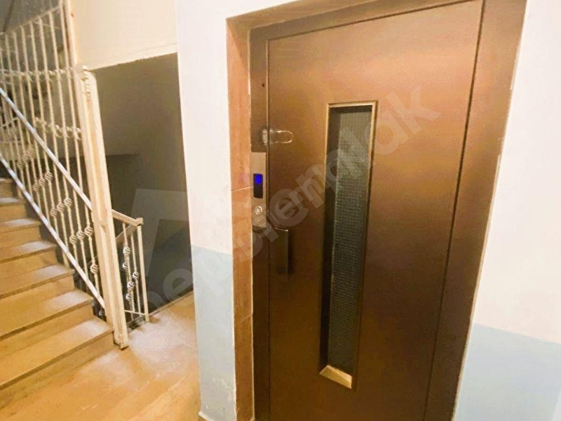 Şişli Merkezde 245 M2 Asansörlü Yangın Merdivenli İşyeri Ofis