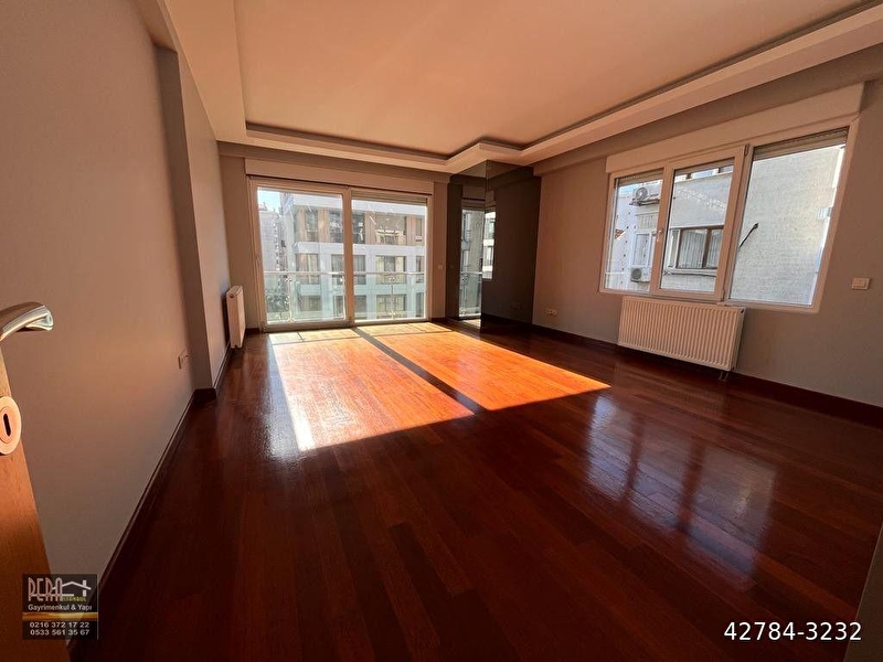 Caddebostan sahi̇l bağdat arasi ebeveyn banyolu firsat 3+1 dai̇re