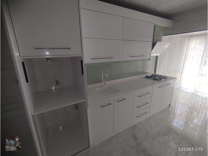 Andi̇çen mahallesi̇ 3+1 yüksek gi̇ri̇ş salon bağimsiz satilik dai̇re
