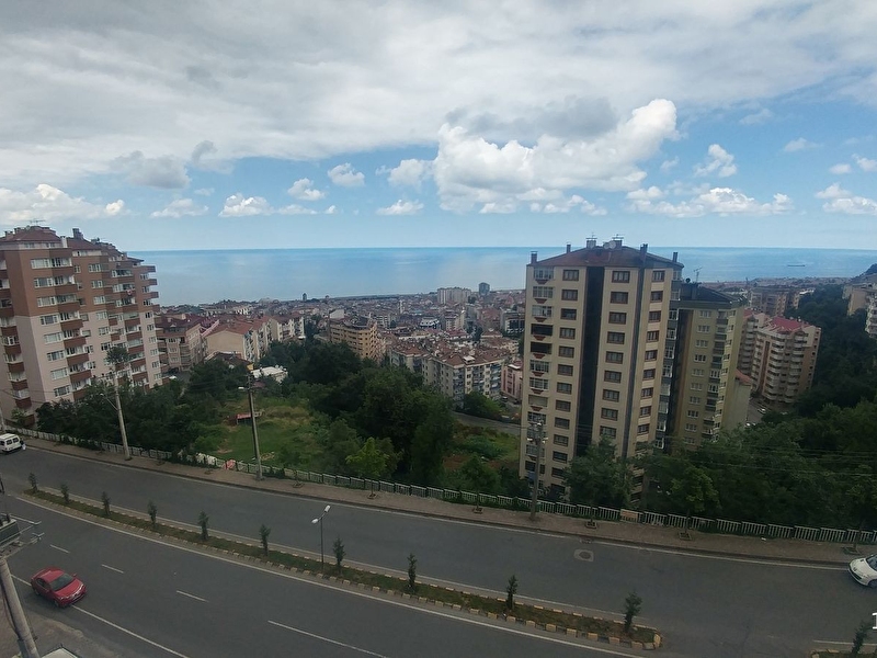 Selen emlaktan 2 nolu erdoğduda (yeşi̇ltepe)manzarali ki̇ralik dai̇re