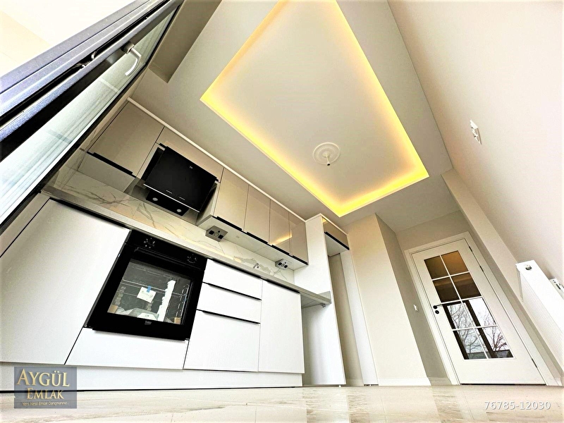 ????aygül'den akçay'da deni̇ze çok yakin ara kat köşe ön cephe ayri mutfak ultra lüks 2+1 satilik dai̇re