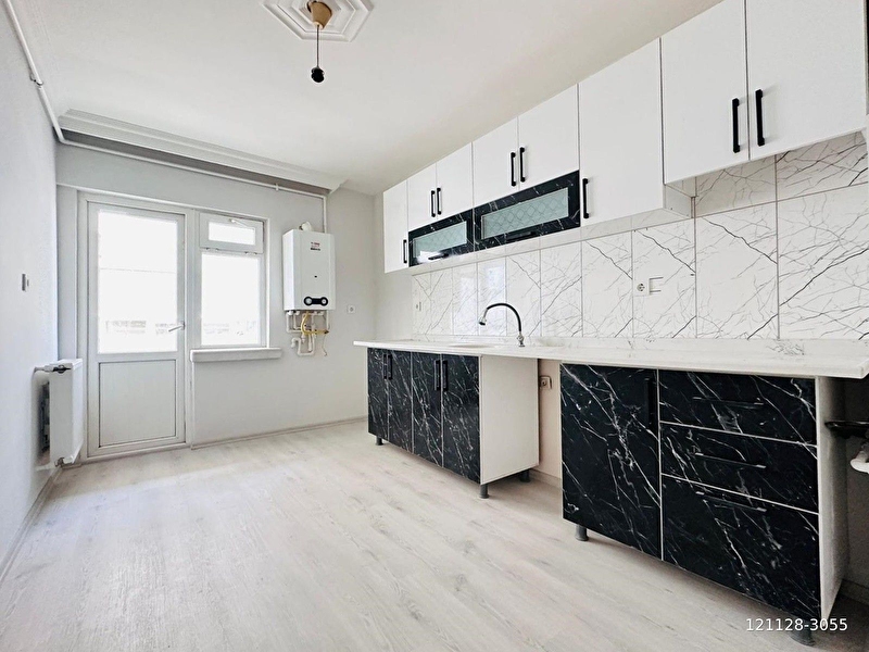 Şahi̇ntepe'de natoyolu caddesi̇ yakini şehi̇r manzarali  3+1 katta satilik dai̇re !!