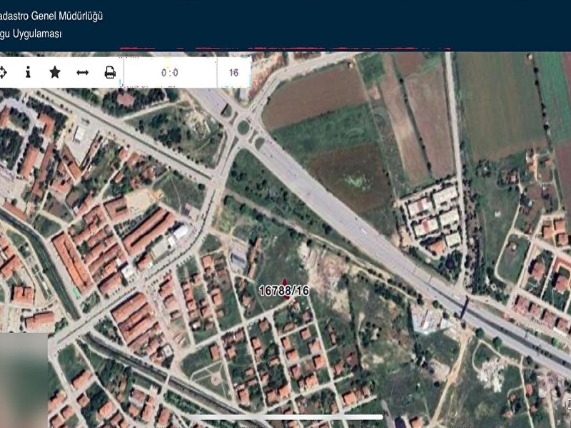 Özgü emlak'tan 71 evler'de arsa 1/2 hi̇sse satilik
