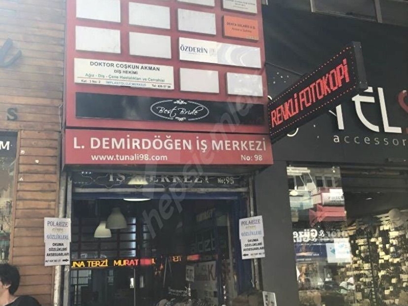 Tunalı’da iş merkezinde kiralık dükkan
