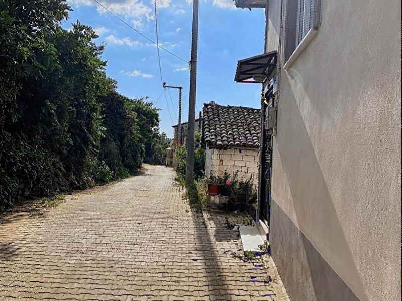 Bölgeni̇n en güzel köyünde, köy i̇çi̇ arazi̇.