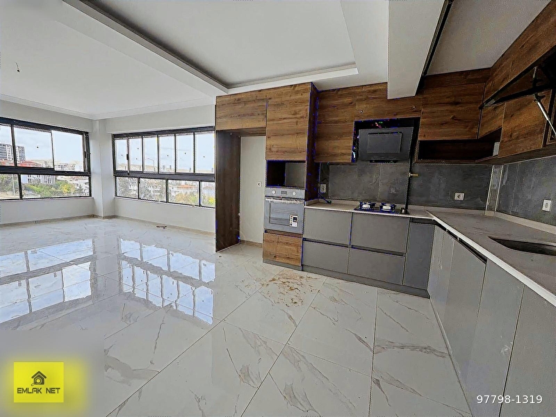 Bağlica da 3+1 satilik dai̇re hari̇ka mutfak