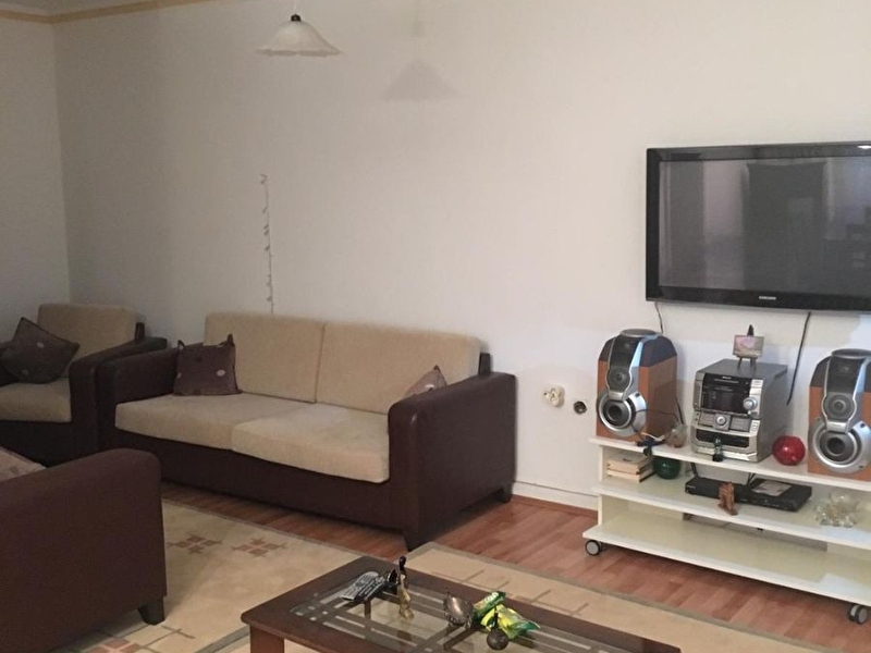 Keçi̇ören yakacik mah. 2+1 katta eşyali caddeye ve kurumsal marketlere çok yakin ki̇ralik dai̇re