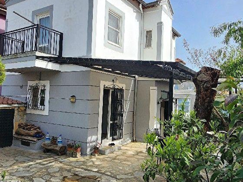 Tamamen müstakil çok özel ve şirin villa.  completely detached private cute villa.