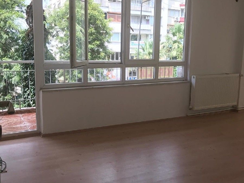 Express gayri̇menkulden adnan mend.bulvarina cephe 2+1 ki̇ralik dai̇re