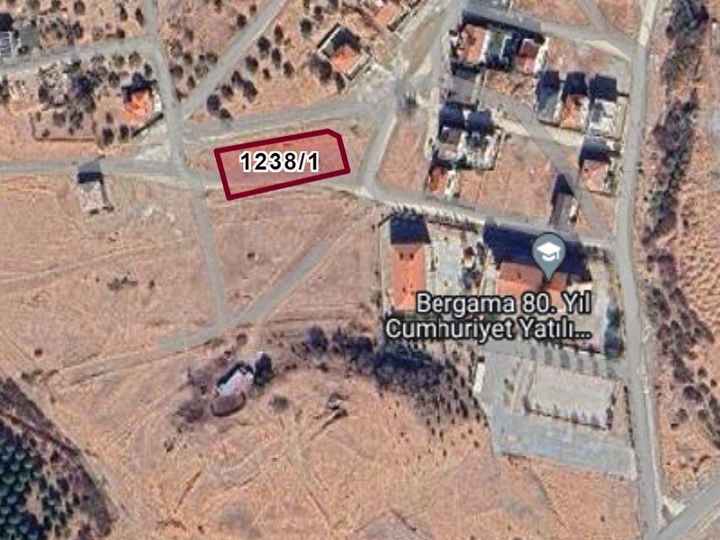 8 vi̇llalik , bölgeni̇n en büyük vi̇lla arsasi