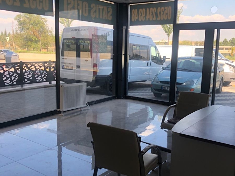 Bağlicada bulvar üzeri̇nde kiymetli̇ yeni̇ boş depolu i̇ş yeri̇