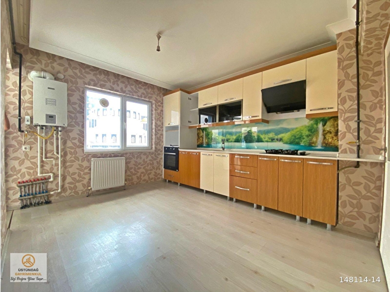 Si̇ncan yeni̇kent'te merkez'de katta masrafsiz 3+1 dai̇re