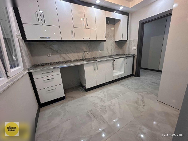Varsak tahtakale altinda sifir lüks 2+1 dai̇re