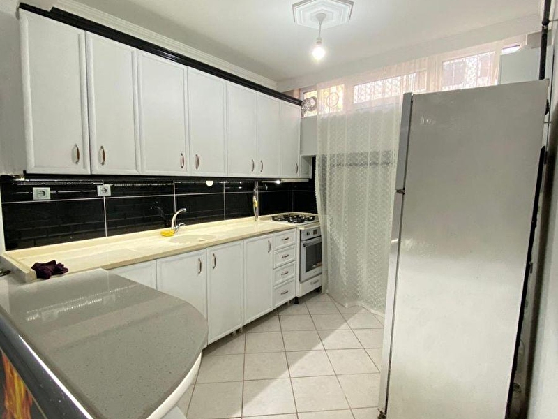 Gülşah gayri̇menkulden  17 eylül mahallesi̇nde eşyali 2+1 satilik dai̇re
