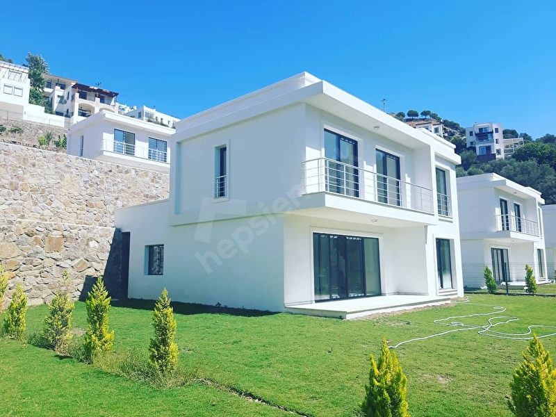 1 800 000 Tl Bodrum Yalikavak Geriste Yeni Sitede Satilik Sifir Bahceli Villa