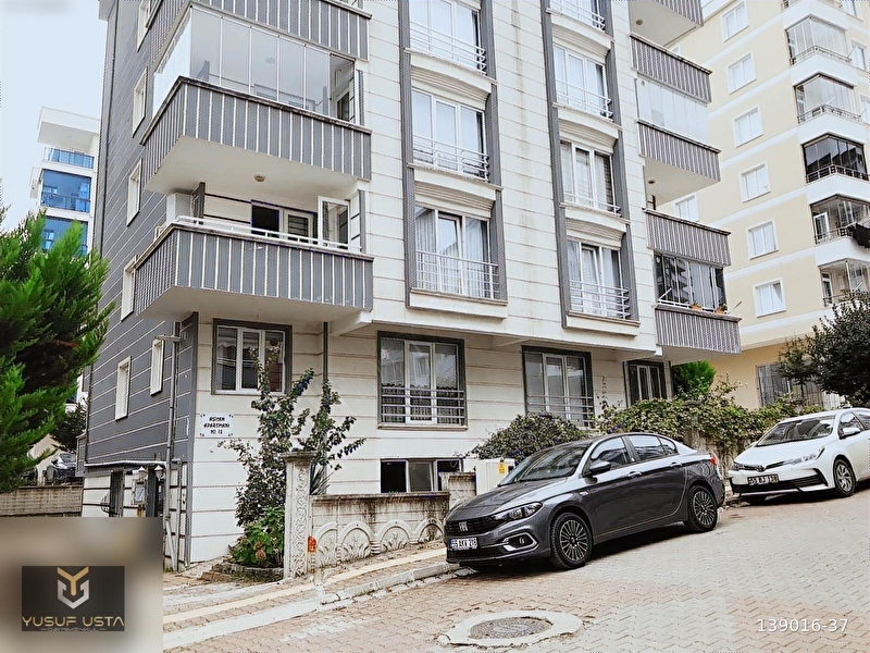 Yusuf usta gayri̇menkulden atakentte 2+0 ki̇ralik dai̇re