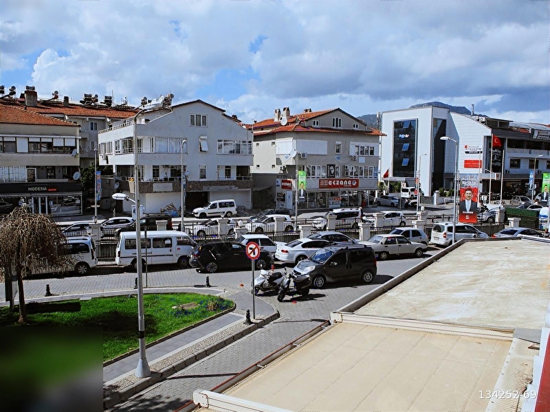 Marmaris anacadde de önder emlak'tan kiralık 2+1 daire-büro