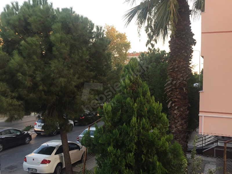 580 000 Tl Girne Ana Cad Uzeri Manzarali Tadilatli 2 5 Oda Satilik