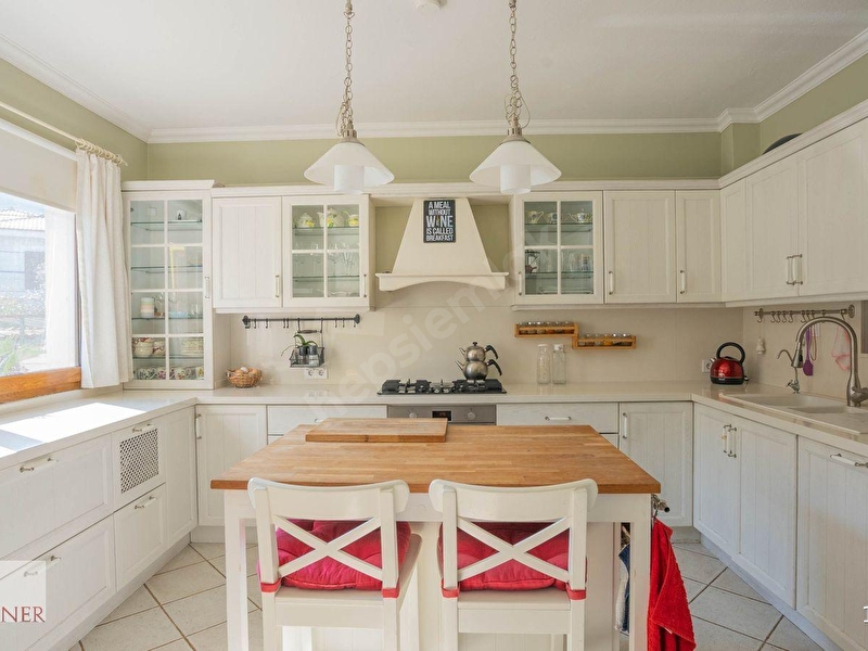 Günlük Kiralık 4 Odalı Villa Muğla Marmaris İçmeler Mahallesi 8 Kişi Kapasiteli