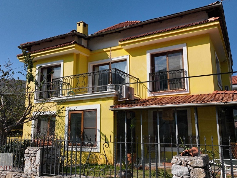 Günlük Kiralık 4 Odalı Villa Muğla Marmaris İçmeler Mahallesi 8 Kişi Kapasiteli