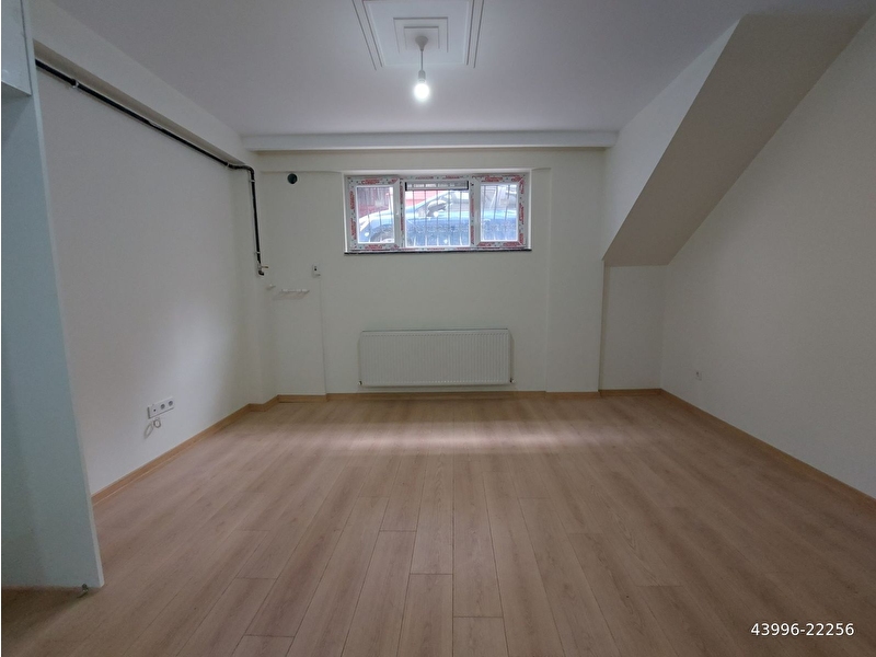 Metroya 950metre yürüyüş i̇le 12 daki̇ka 2+1 80m2 kredi̇ye uygun