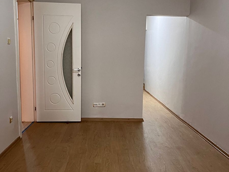Kurtuluş akağlar cad.başi 2+1 gi̇ri̇ş kat 80 m2 faturalar ortak