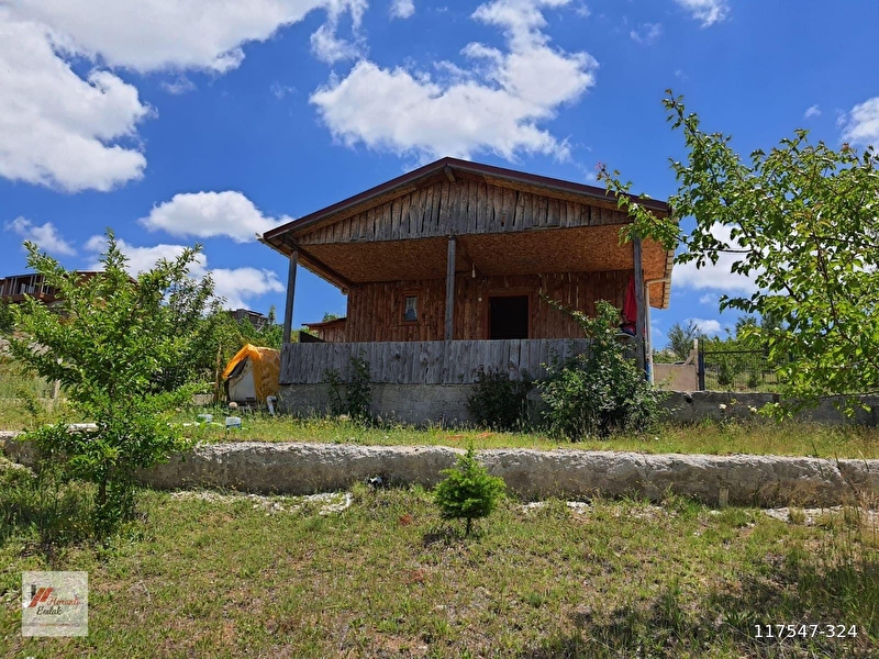 Pursaklar si̇rkeli̇ yeşi̇lovada kanut i̇marli yapi kayitli müstaki̇l parseli̇ satiyoruz 1000 m2