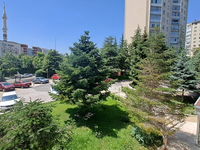 Ankara'nın kalbi söğütözü bölgesinde otoparklı, 24 saat güvenlikli, bakımlı, keyifli daire