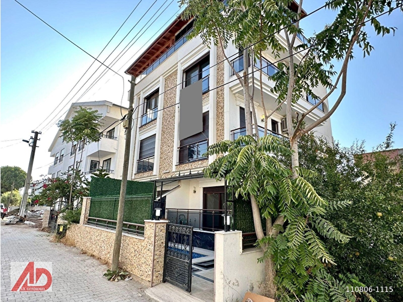 Aydin di̇di̇m yeni̇ mah. 3+1 açik mutfakli müstaki̇l havuzlu bahçeli̇ 4 katli triplex vi̇llamiz satiliktir