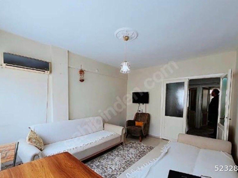 Satilik nuri̇paşa cadde üzeri̇nde 2+1 95 m2 2.kat kredi̇ye uygun