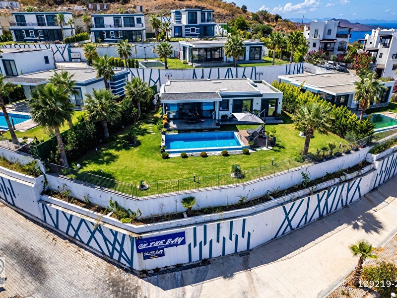 Bodrum gündoğan panorami̇k deni̇z manzarali müstaki̇l 3+1 vi̇lla
