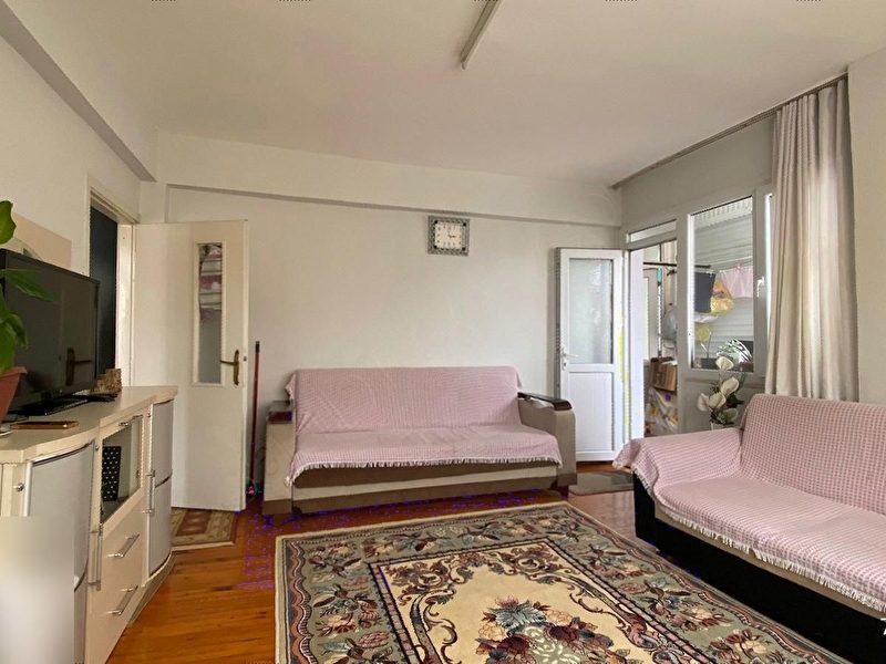 Li̇derden sali pazari mevki̇si̇nde satilik ön dai̇re