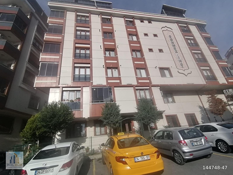 Aci̇l cennet yeni̇ yol caddesi̇nde 2+1 yeni̇ bi̇nada satilik dai̇re