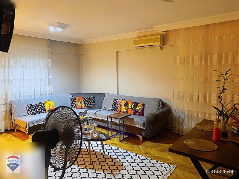 Avcilar demi̇r sokakta 2+1 geni̇ş bahçe dublex satilik dai̇re
