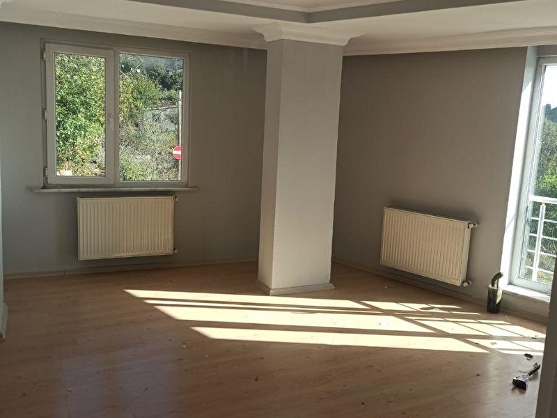Grv emlak'tan zübeyde hanim mahallesi̇nde ki̇ralik 2+1 90 m2 1. kat dai̇re
