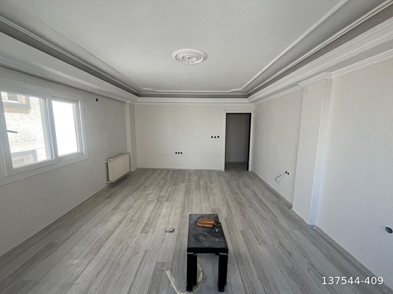 Kurtuluş mahallesi̇nde 3+1 ki̇ralik dai̇re