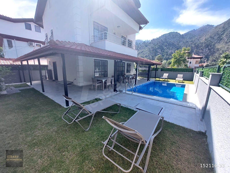 Günlük Kiralık 6 Odalı Villa Muğla Marmaris Gölenye Mahallesi 12 Kişi Kapasiteli