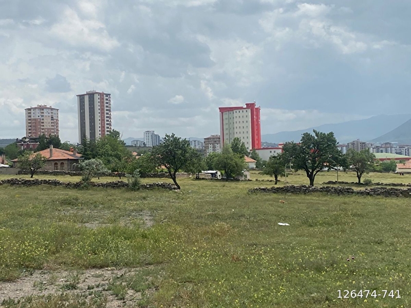 Konaklarda 15 daire getirili konut parseli