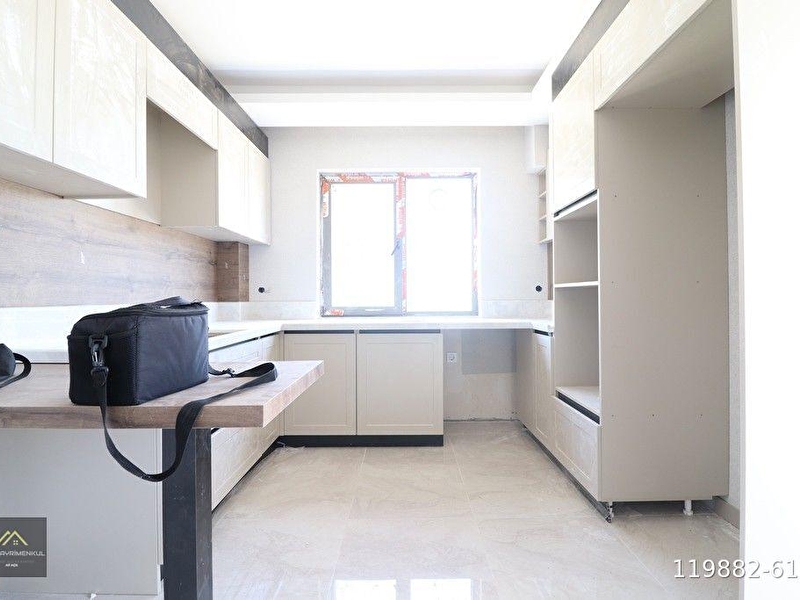 Açil gayri̇menkul'den eti̇mesgut yeşi̇lova mahallesi̇ satilik 3+1 dai̇re