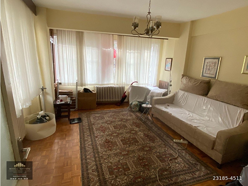 Ki̇racisiz!!! astoria'nin yaninda 1+1 60m² arakat dai̇re