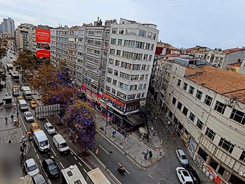 Two large terraces, in halaskargazi street ,there is an elevator