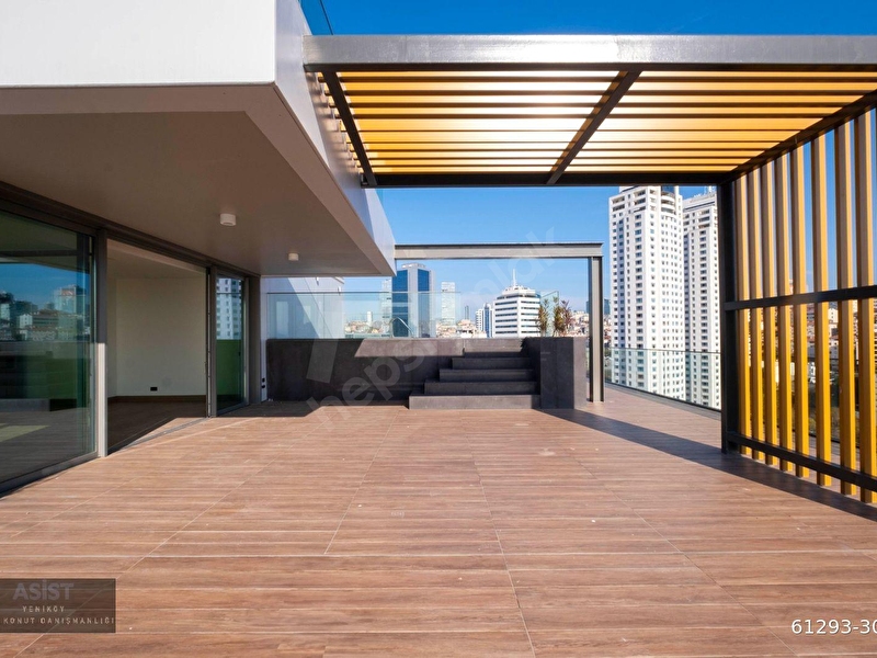 Nişantaşı Koruda 800M2 Havuzlu Teras Villa