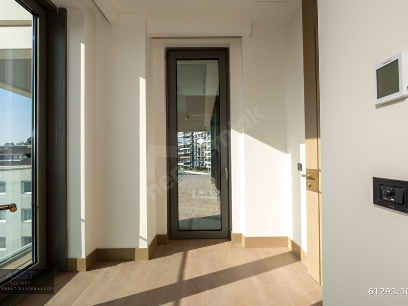 Nişantaşı Koruda 800M2 Havuzlu Teras Villa