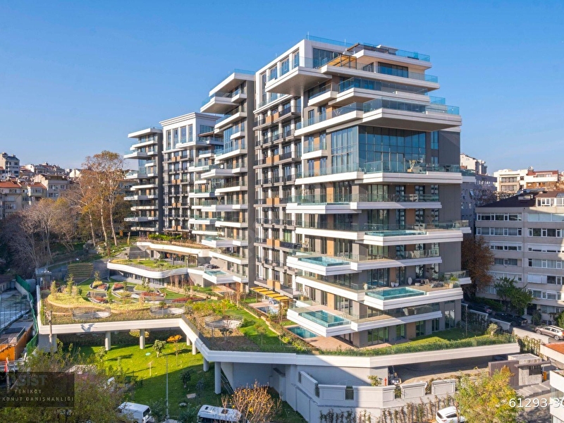 Nişantaşı Koruda 800M2 Havuzlu Teras Villa