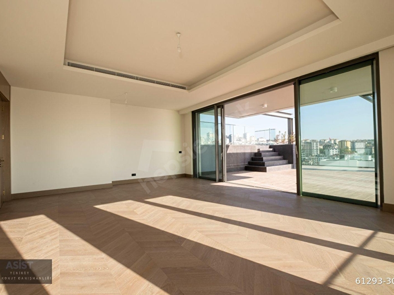 Nişantaşı Koruda 800M2 Havuzlu Teras Villa