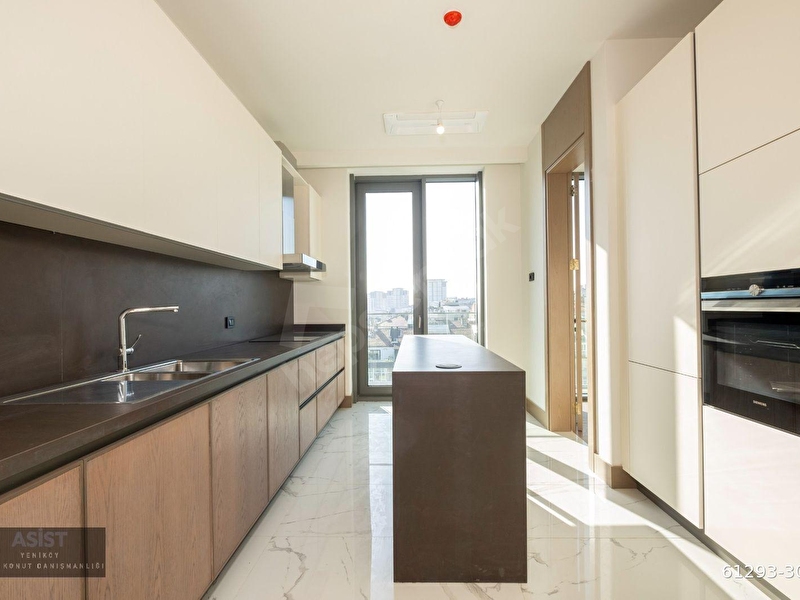 Nişantaşı Koruda 800M2 Havuzlu Teras Villa