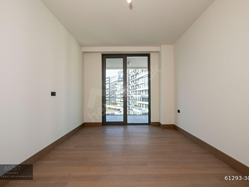 Nişantaşı Koruda 800M2 Havuzlu Teras Villa